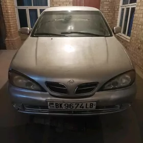 Nissan Primera 2001