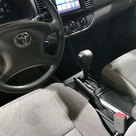 Toyota Camry 2004