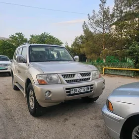 Mitsubishi Pajero 2005