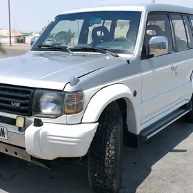 Mitsubishi Pajero 1993