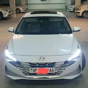 Hyundai Elantra 2022