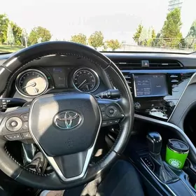 Toyota Camry 2018