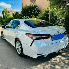 Toyota Camry 2020