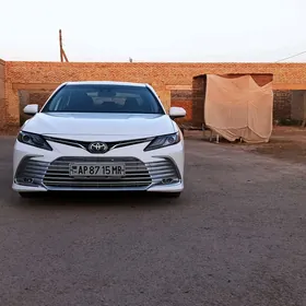 Toyota Camry 2019