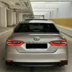 Toyota Camry 2018