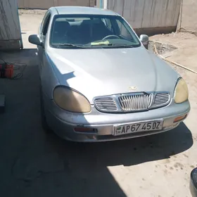 Daewoo Leganza 2000