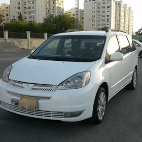 Toyota Sienna 2003