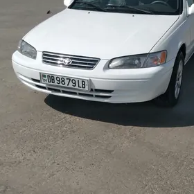 Toyota Camry 1999