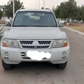 Mitsubishi Pajero 2005