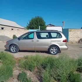 Toyota Sienna 2000