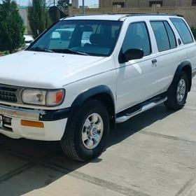 Nissan Pathfinder 1999