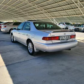 Toyota Camry 2001