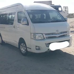 Toyota Hiace 2011