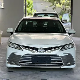 Toyota Camry 2020