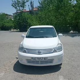 Nissan Versa 2012