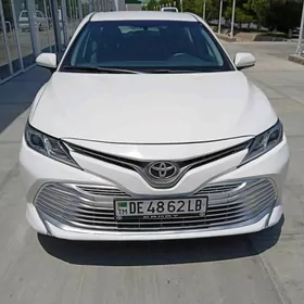 Toyota Camry 2018