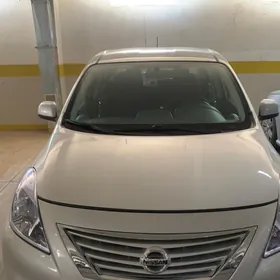 Nissan Versa 2013