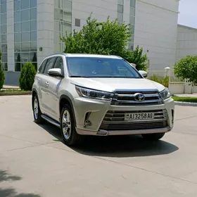 Toyota Highlander 2019