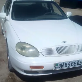 Daewoo Leganza 1998