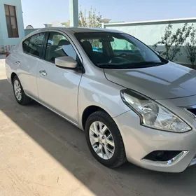 Nissan Versa 2018