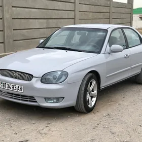 Hyundai Sonata 2001