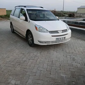 Toyota Sienna 2004