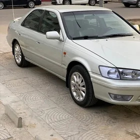 Toyota Camry 2000