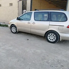 Toyota Sienna 2002