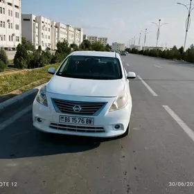 Nissan Versa 2012