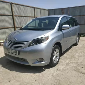 Toyota Sienna 2011