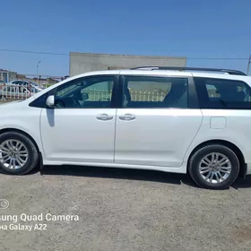 Toyota Sienna 2019