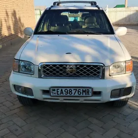 Nissan Pathfinder 1999