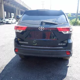 Toyota Highlander 2019