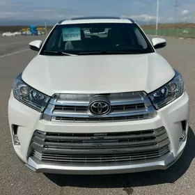 Toyota Highlander 2019