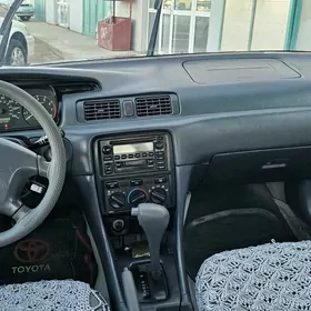 Toyota Camry 2001