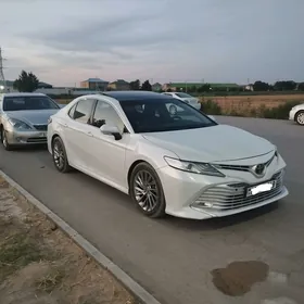 Toyota Camry 2018