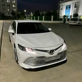 Toyota Camry 2018