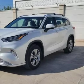 Toyota Highlander 2020