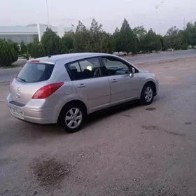 Nissan Versa 2010