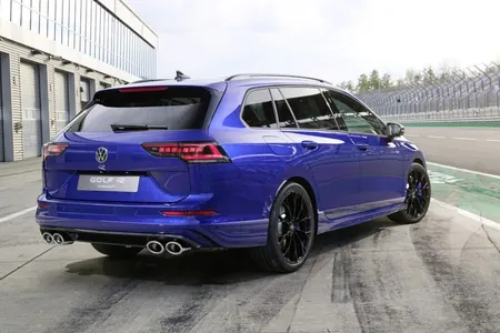 Volkswagen taryhda iň güýçli Golf R hödürledi: 333 at güýji we 270 km/sag