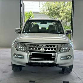 Mitsubishi Pajero 2013