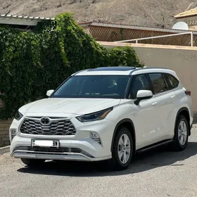 Toyota Highlander 2021