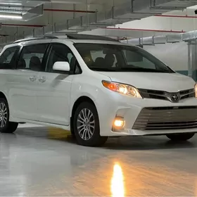 Toyota Sienna 2020