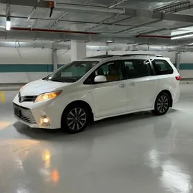 Toyota Sienna 2019