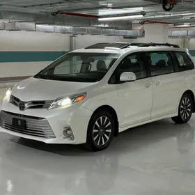 Toyota Sienna 2018