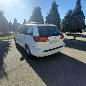 Toyota Sienna 2004