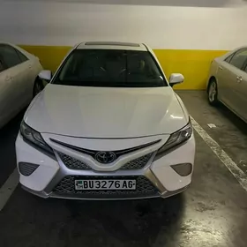 Toyota Camry 2018