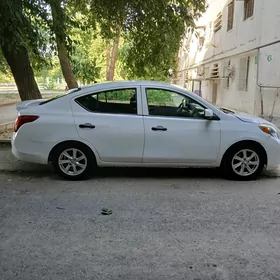 Nissan Versa 2011