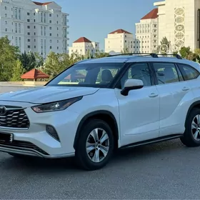 Toyota Highlander 2021