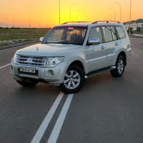 Mitsubishi Pajero 2012